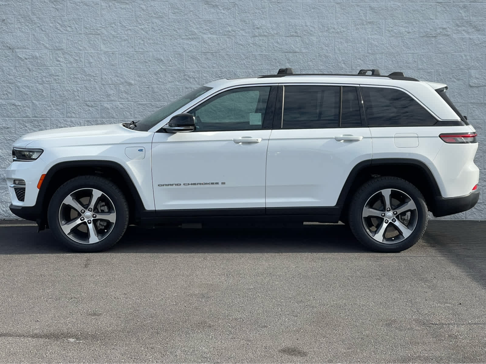 2022 Jeep Cherokee Limited 4xe photo 4
