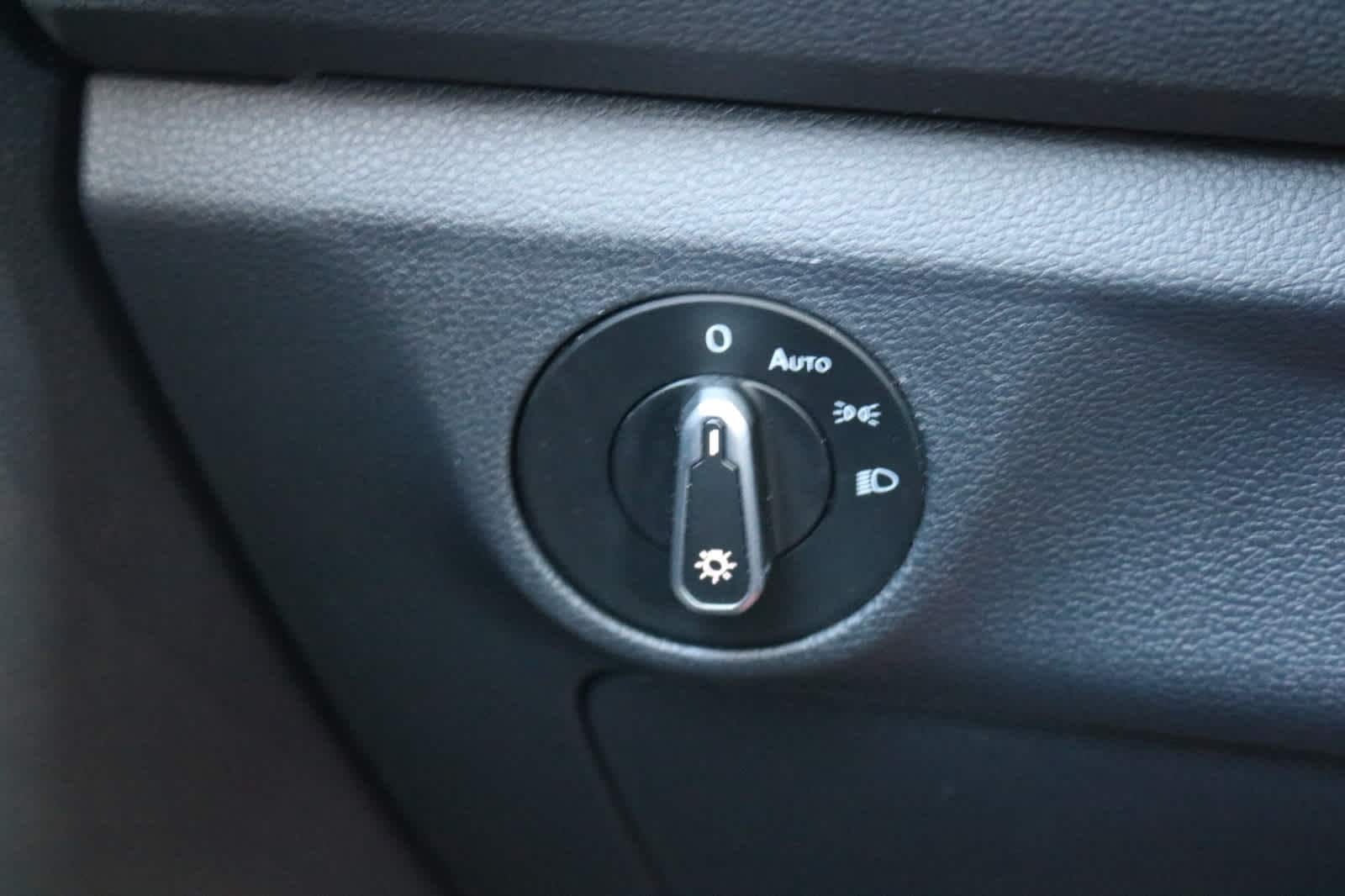 Thumbnail: 2024 Volkswagen Jetta - 20