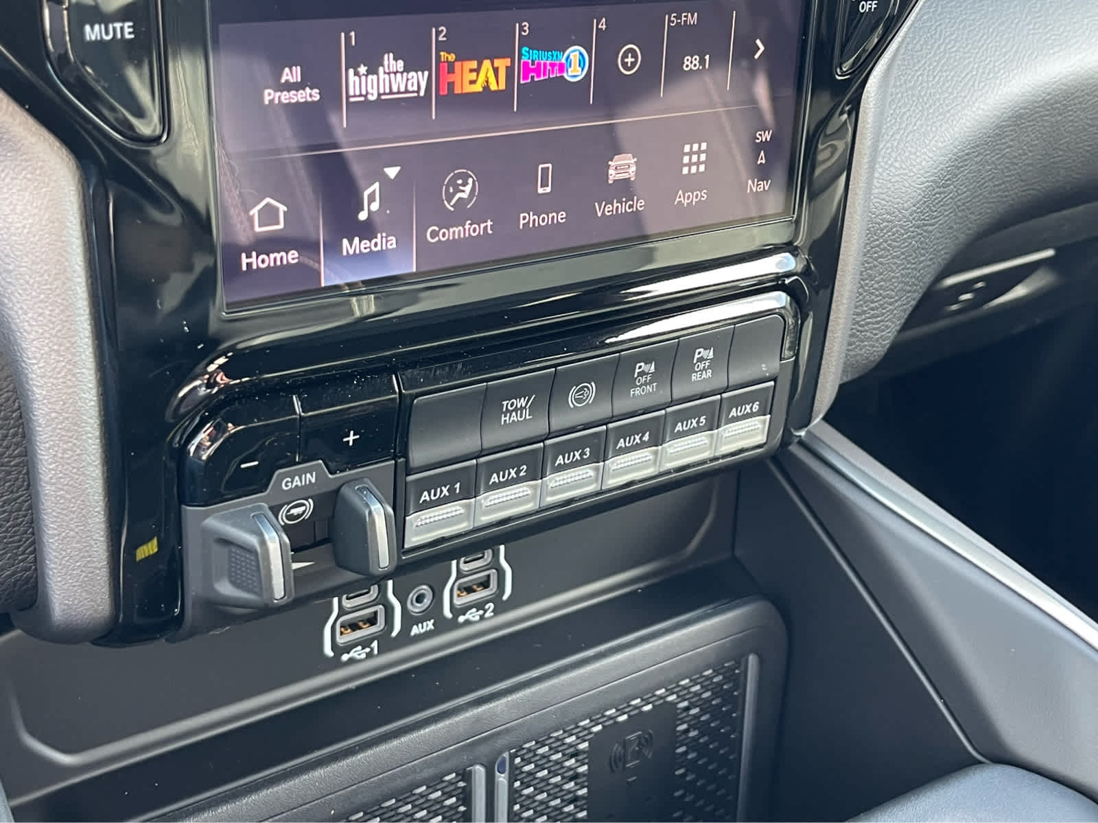 Thumbnail: 2026 RAM 3500 - 17