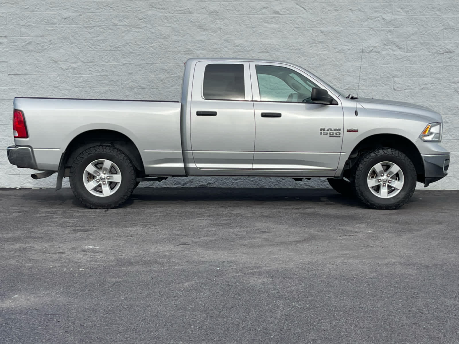 Thumbnail: 2019 RAM 1500 Classic - 5