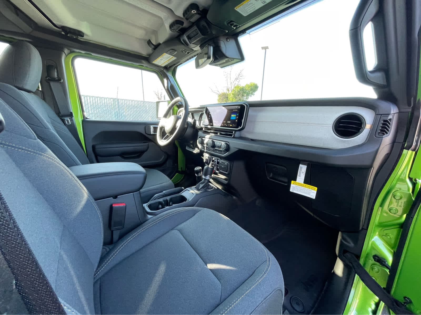 Thumbnail: 2025 Jeep Gladiator - 28