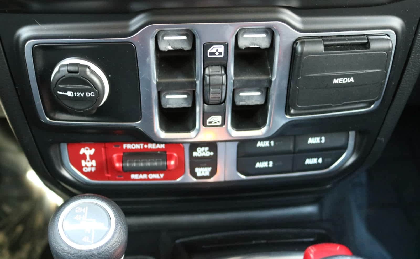 Thumbnail: 2021 Jeep Wrangler - 16
