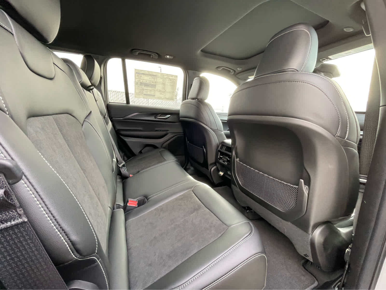 Thumbnail: 2025 Jeep Grand Cherokee - 26