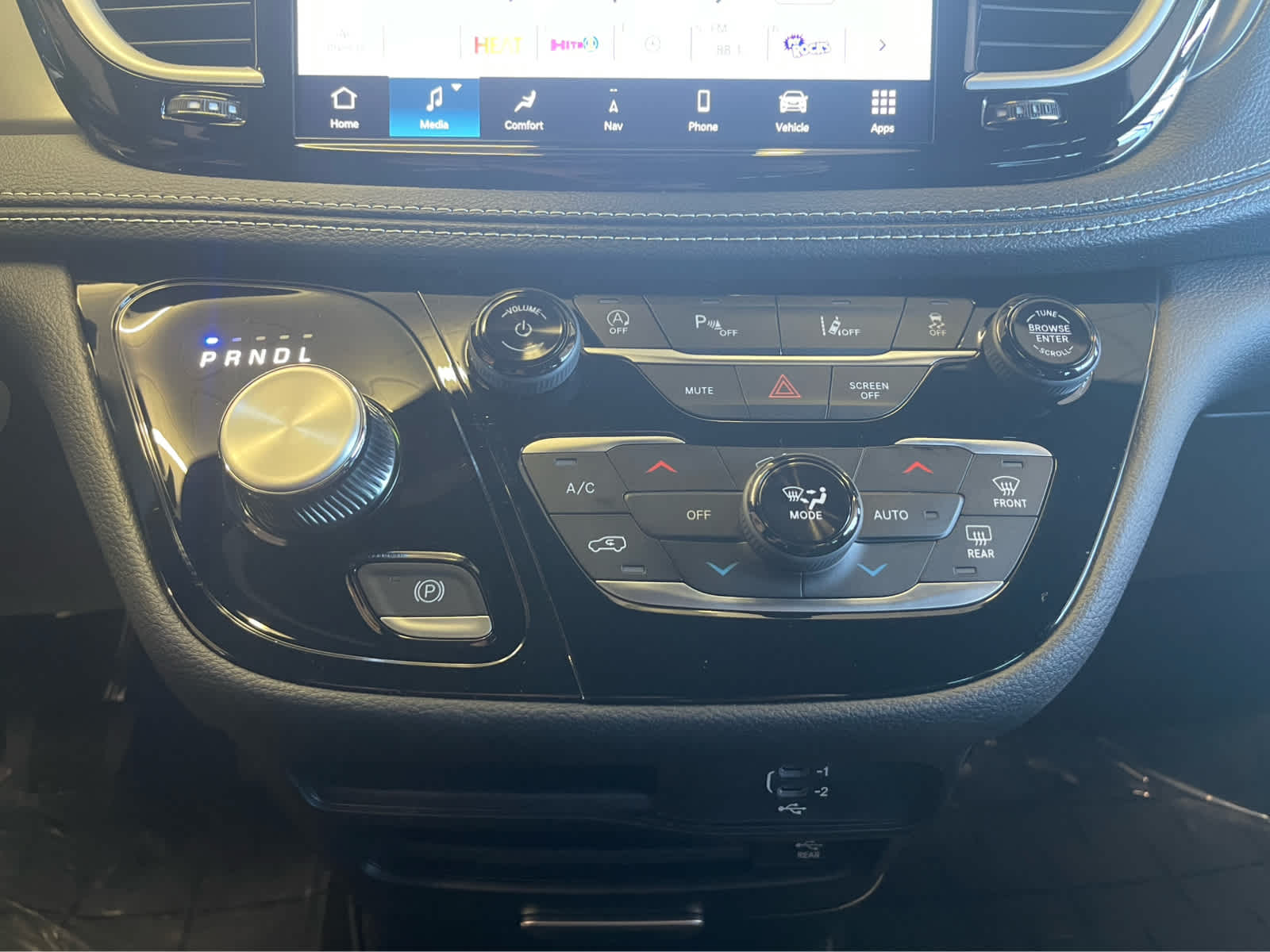 Thumbnail: 2026 Chrysler Pacifica - 18