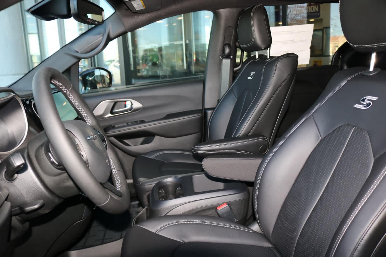 Thumbnail: 2026 Chrysler Pacifica - 29