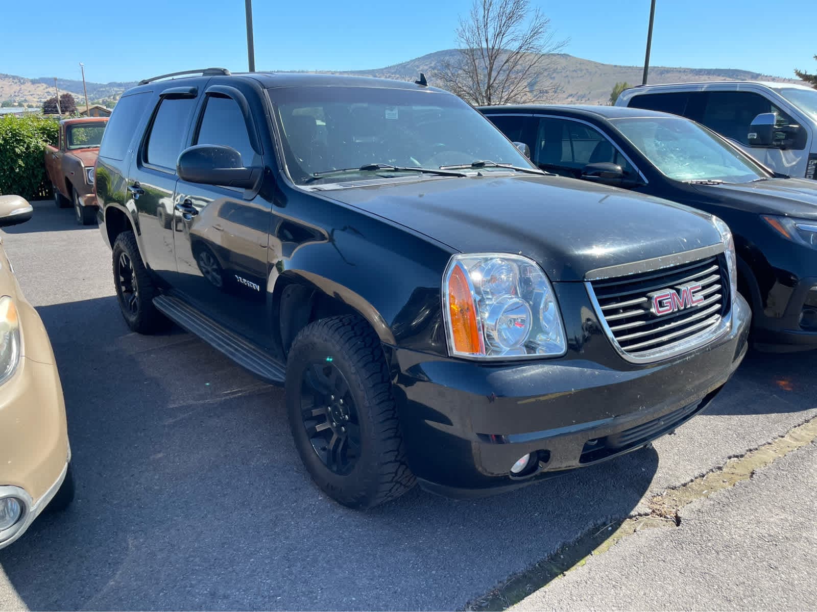 Thumbnail: 2011 GMC Yukon - 3