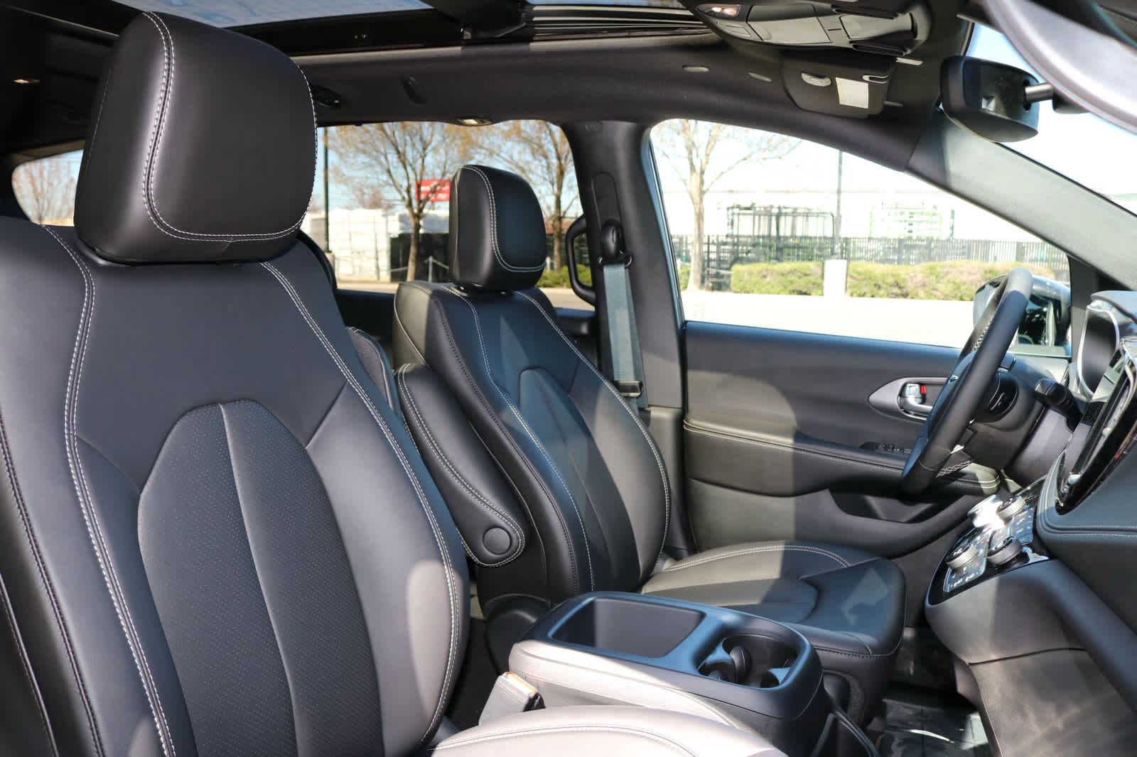 Thumbnail: 2026 Chrysler Pacifica - 21