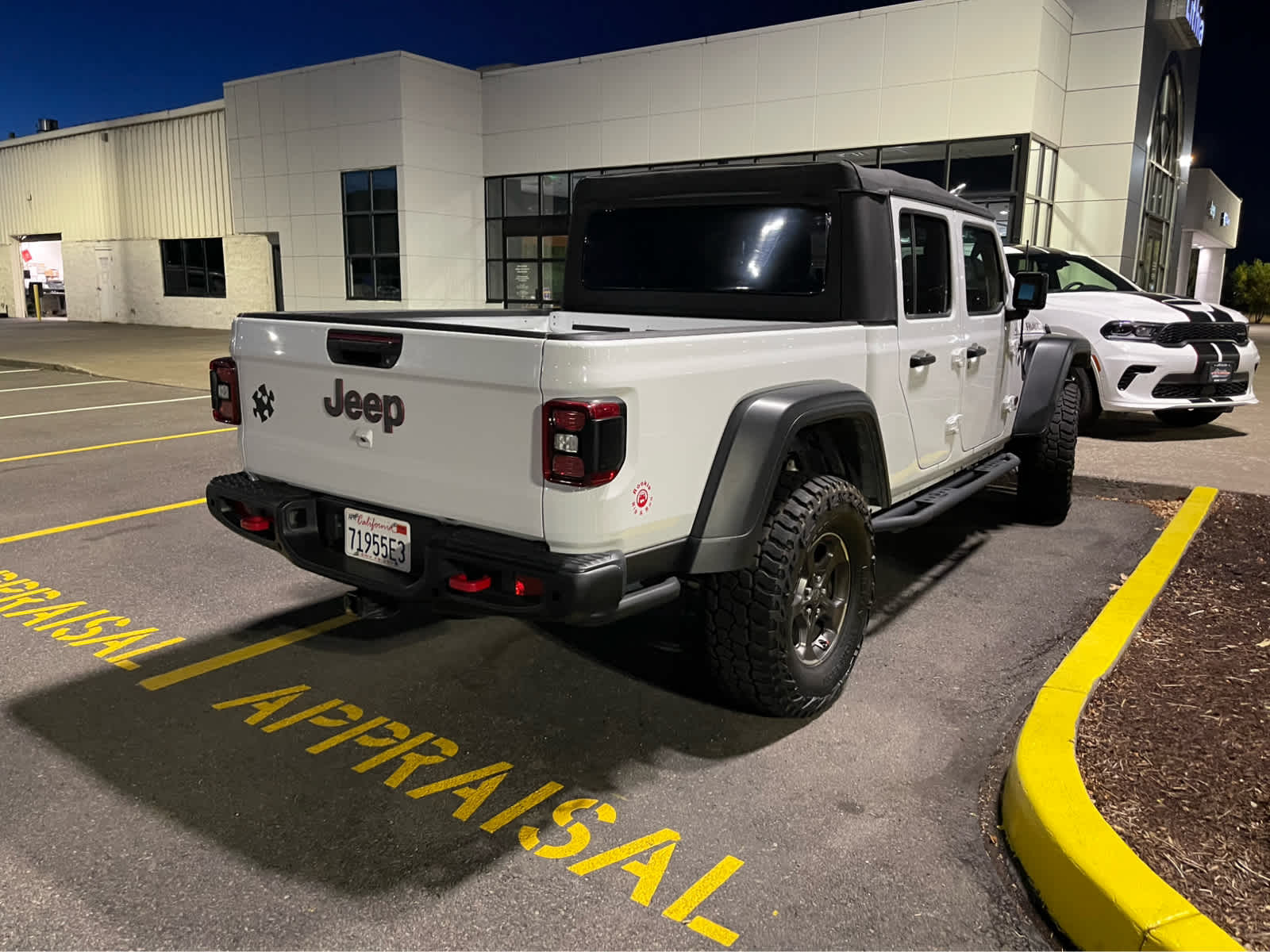 Thumbnail: 2021 Jeep Gladiator - 4