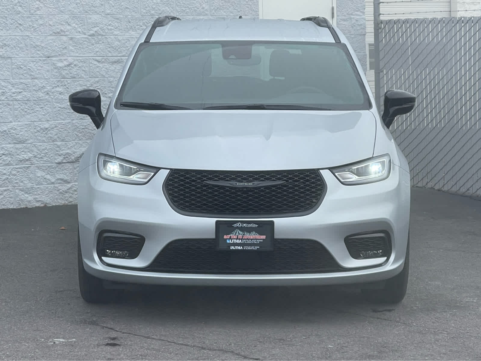 Thumbnail: 2026 Chrysler Pacifica - 3