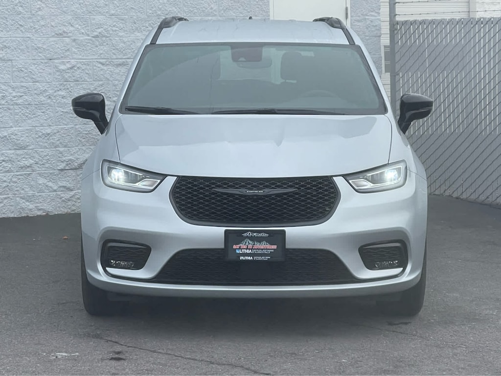 New 2026 Chrysler Pacifica SELECT AWD Passenger Van