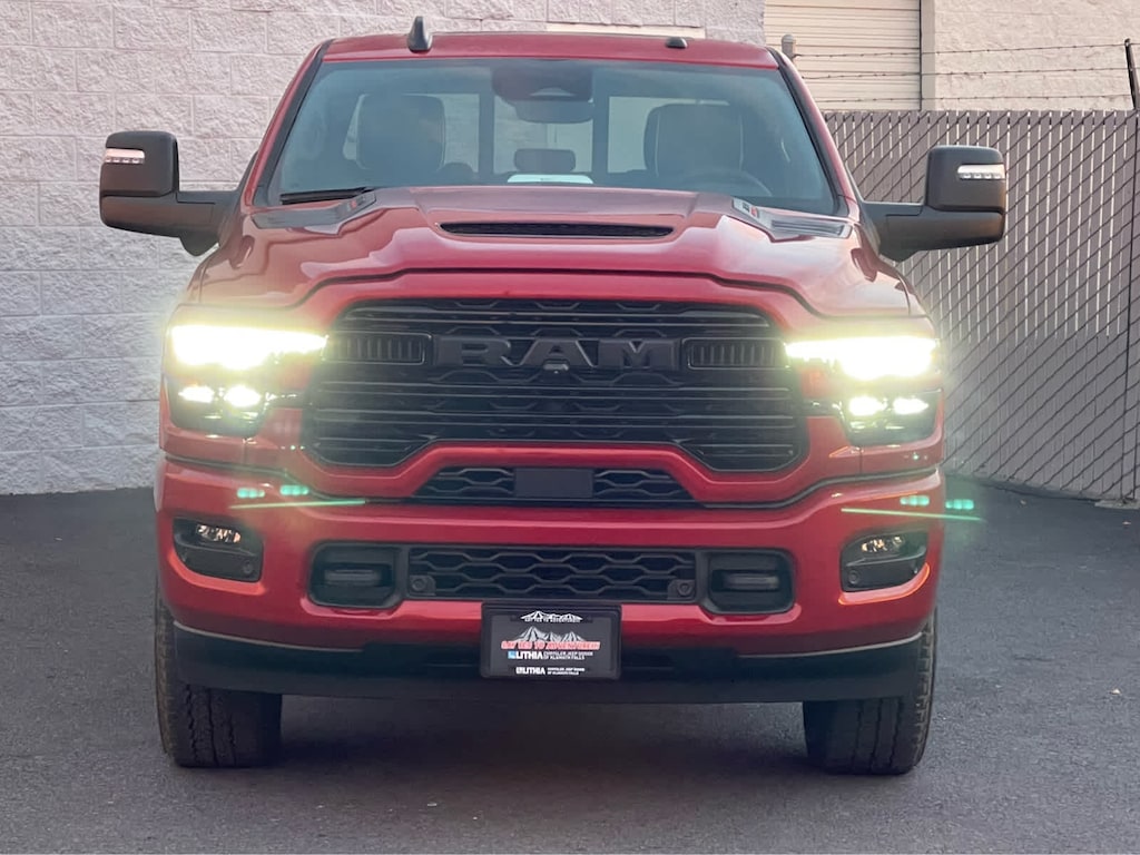 New 2026 Ram 3500 LARAMIE CREW CAB 4X4 8' BOX Pickup