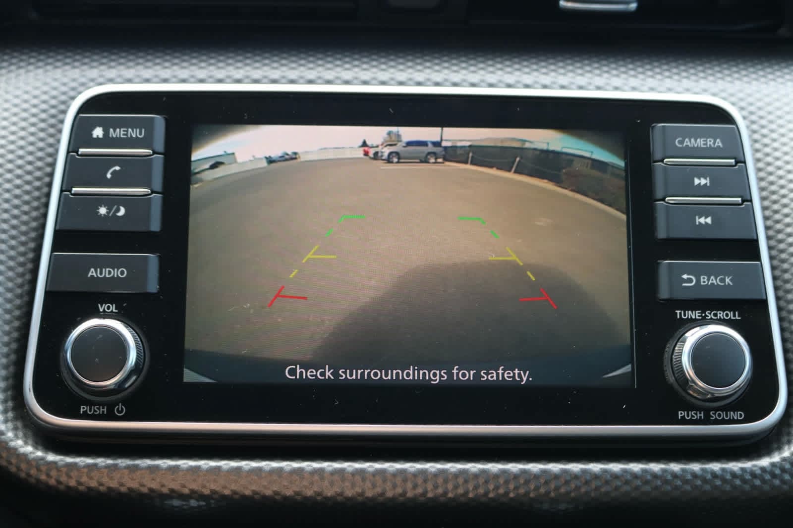 Thumbnail: 2019 Nissan Kicks - 16