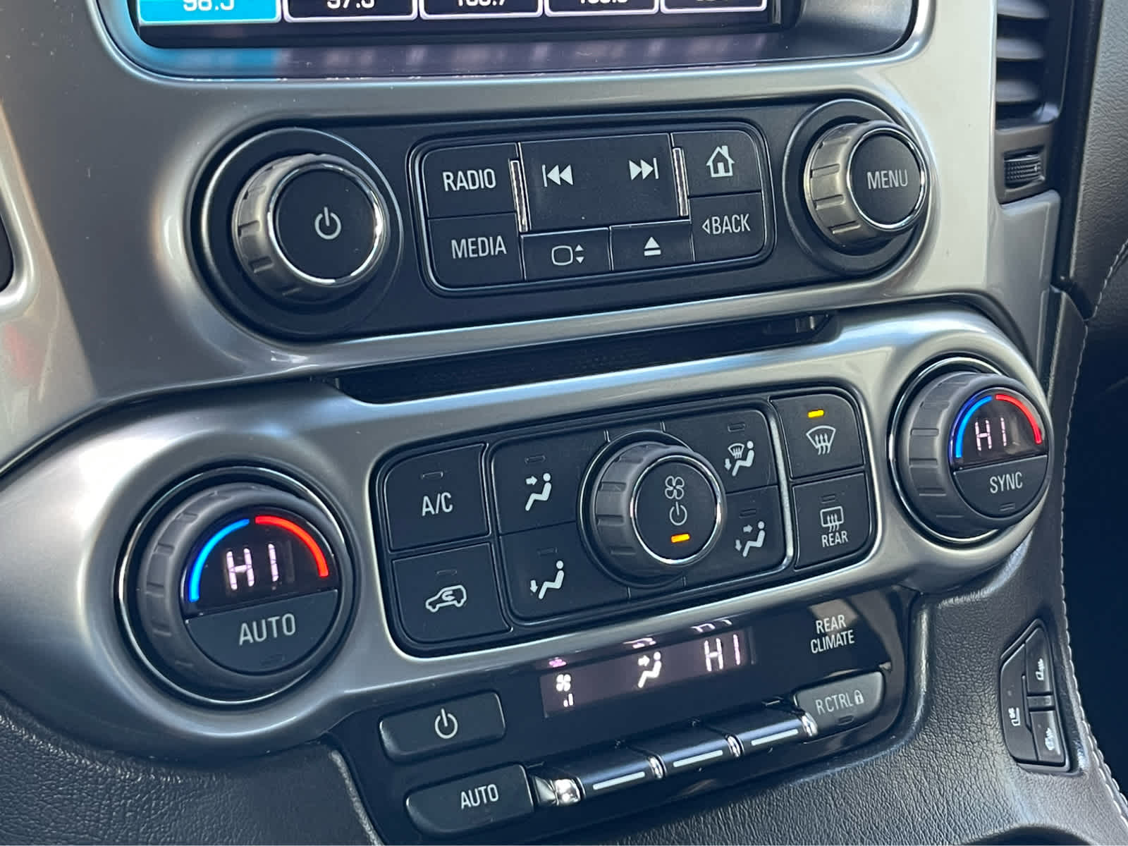 Thumbnail: 2018 Chevrolet Tahoe - 15