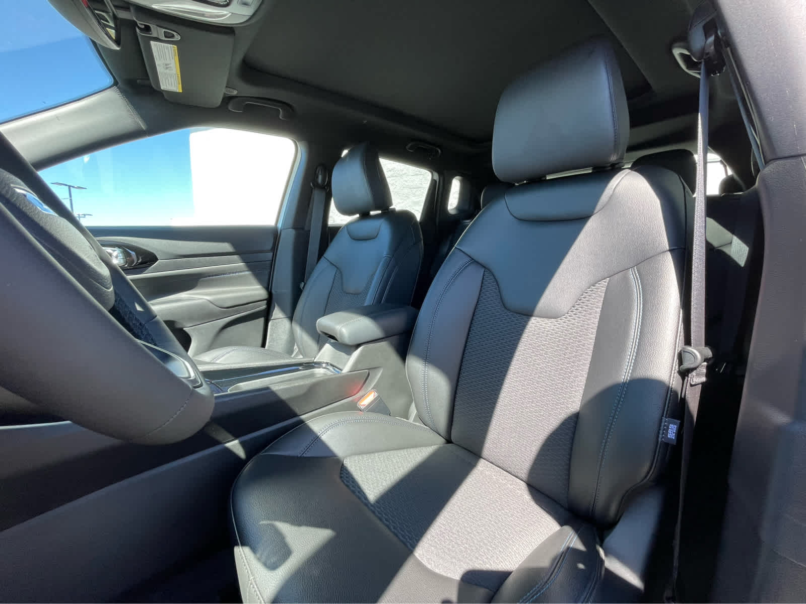 Thumbnail: 2025 Jeep Compass - 21