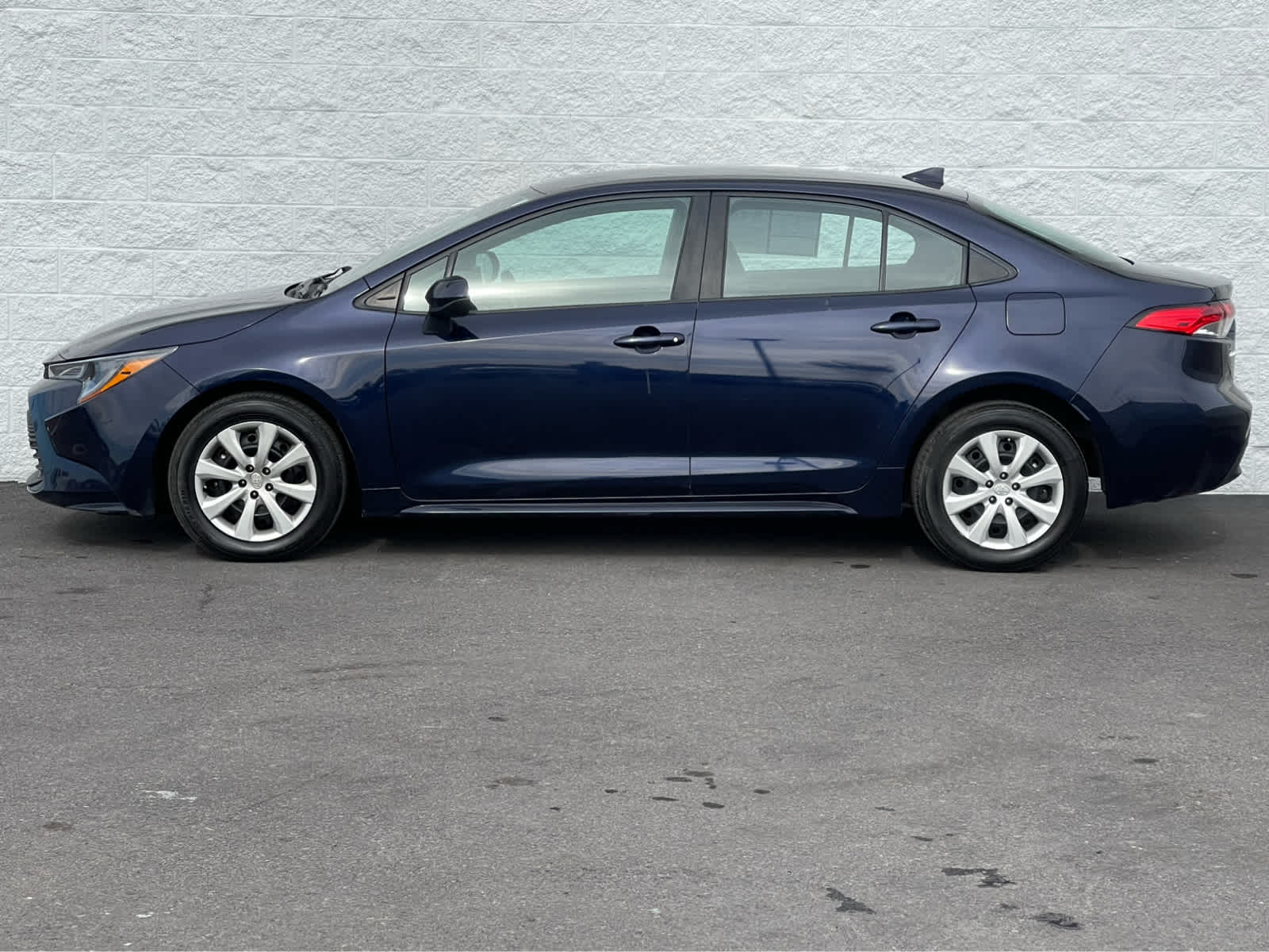 Thumbnail: 2023 Toyota Corolla - 4