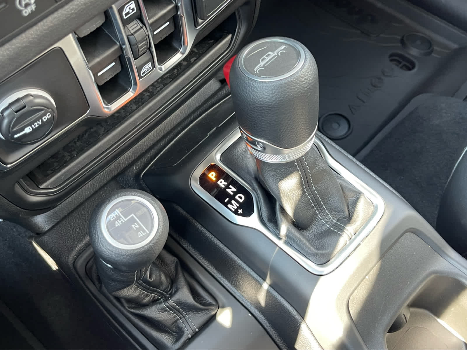 Thumbnail: 2025 Jeep Gladiator - 17