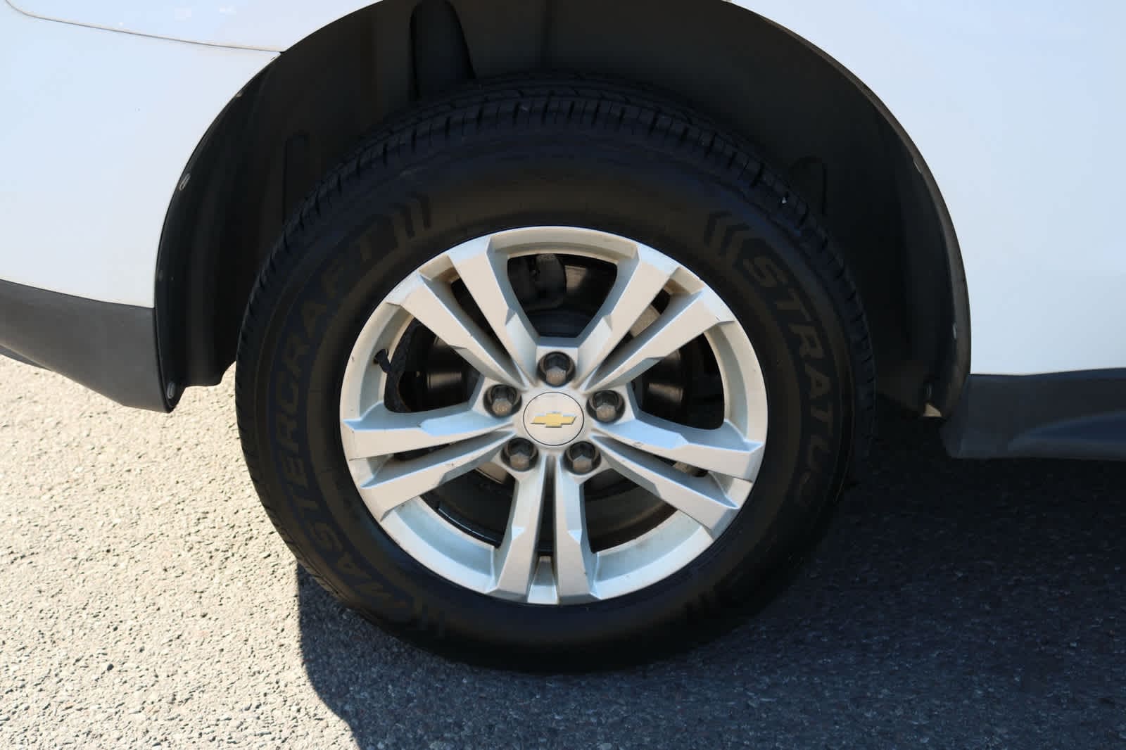 Thumbnail: 2012 Chevrolet Equinox - 12