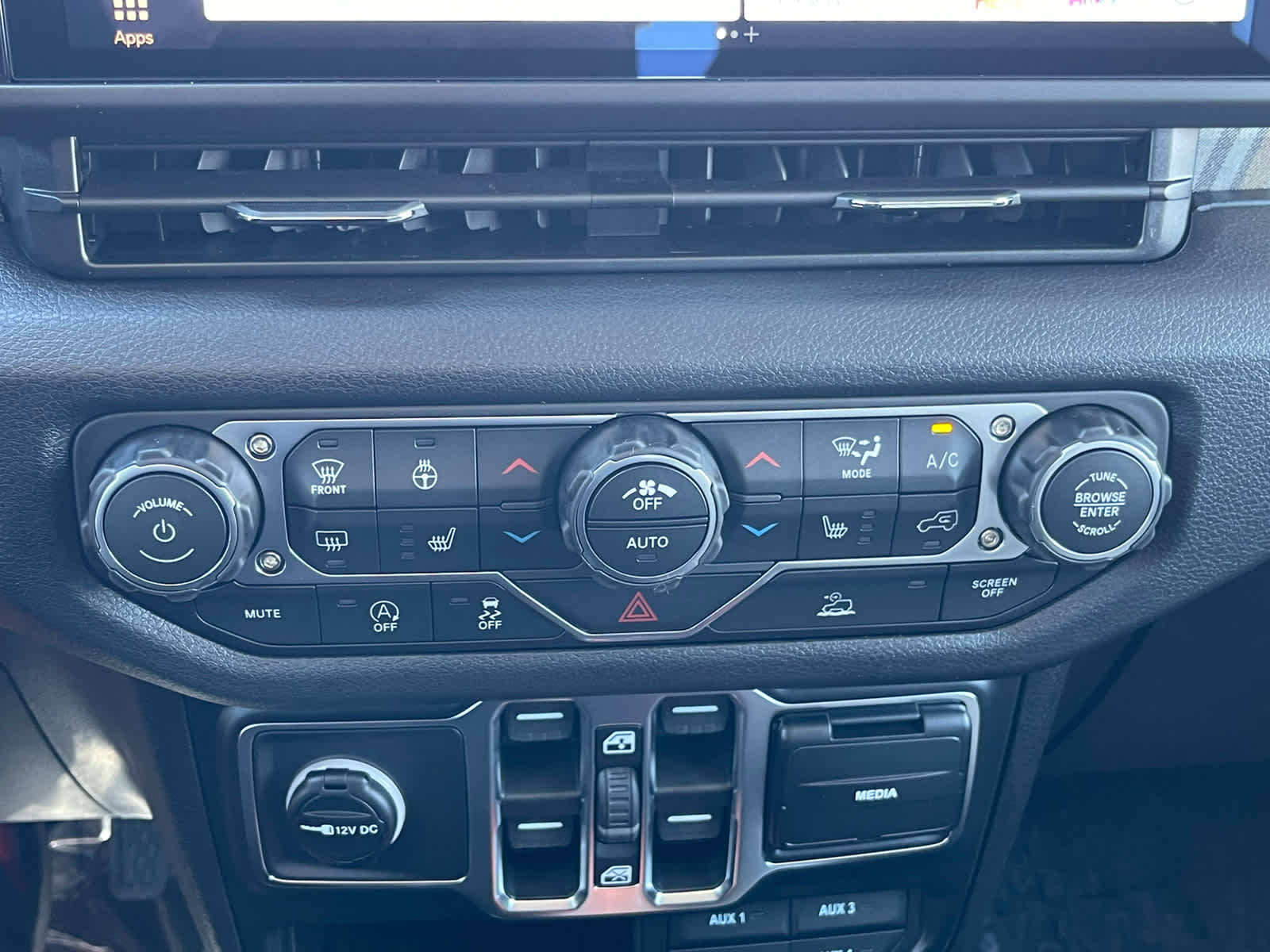 Thumbnail: 2026 Jeep Gladiator - 19