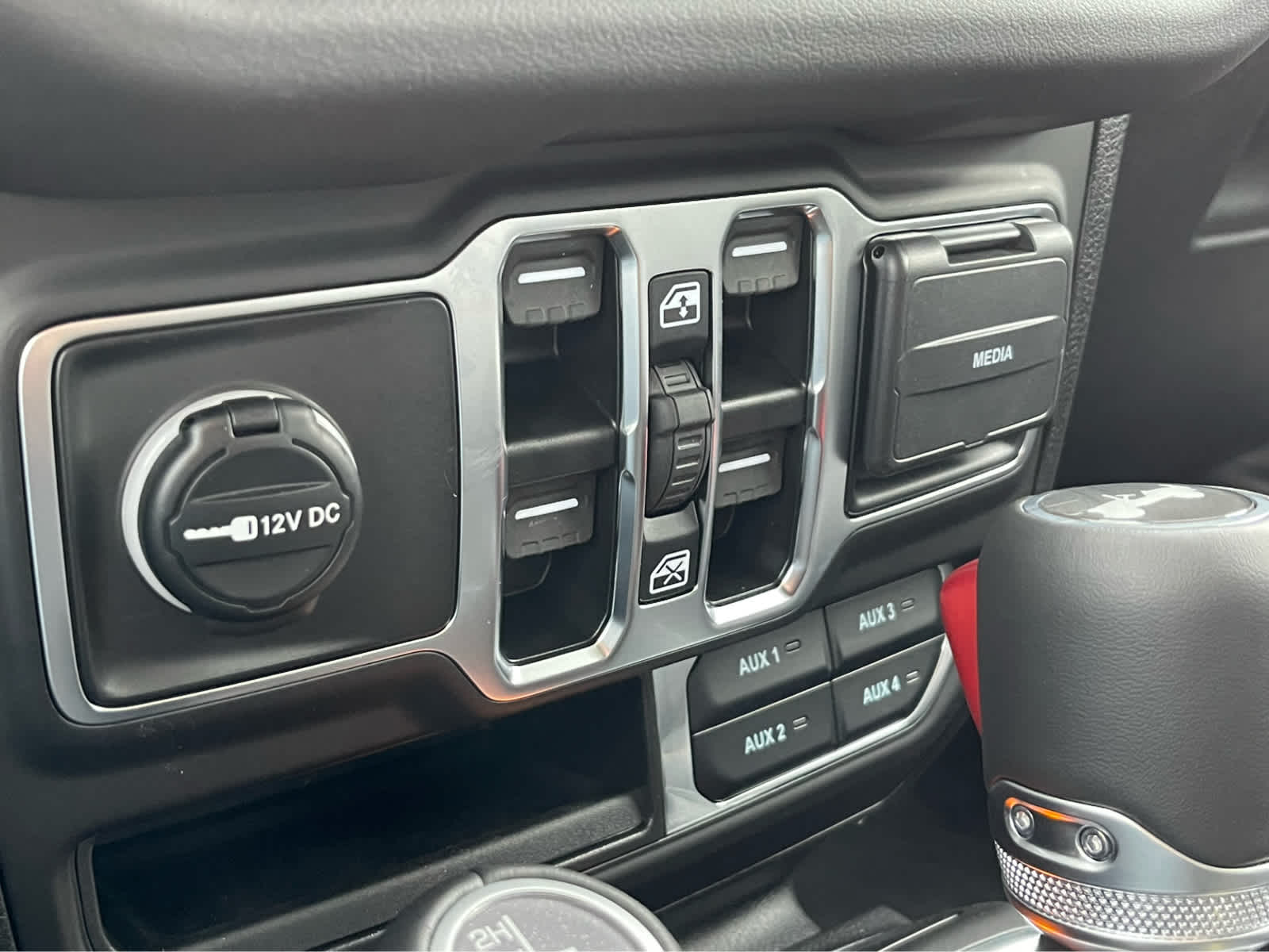 Thumbnail: 2025 Jeep Wrangler - 16