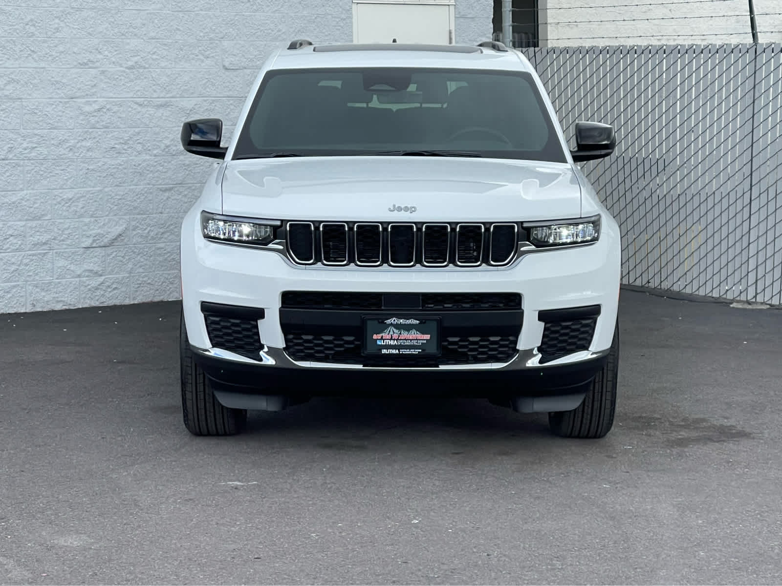 2025 Jeep Grand Cherokee Laredo X photo 3