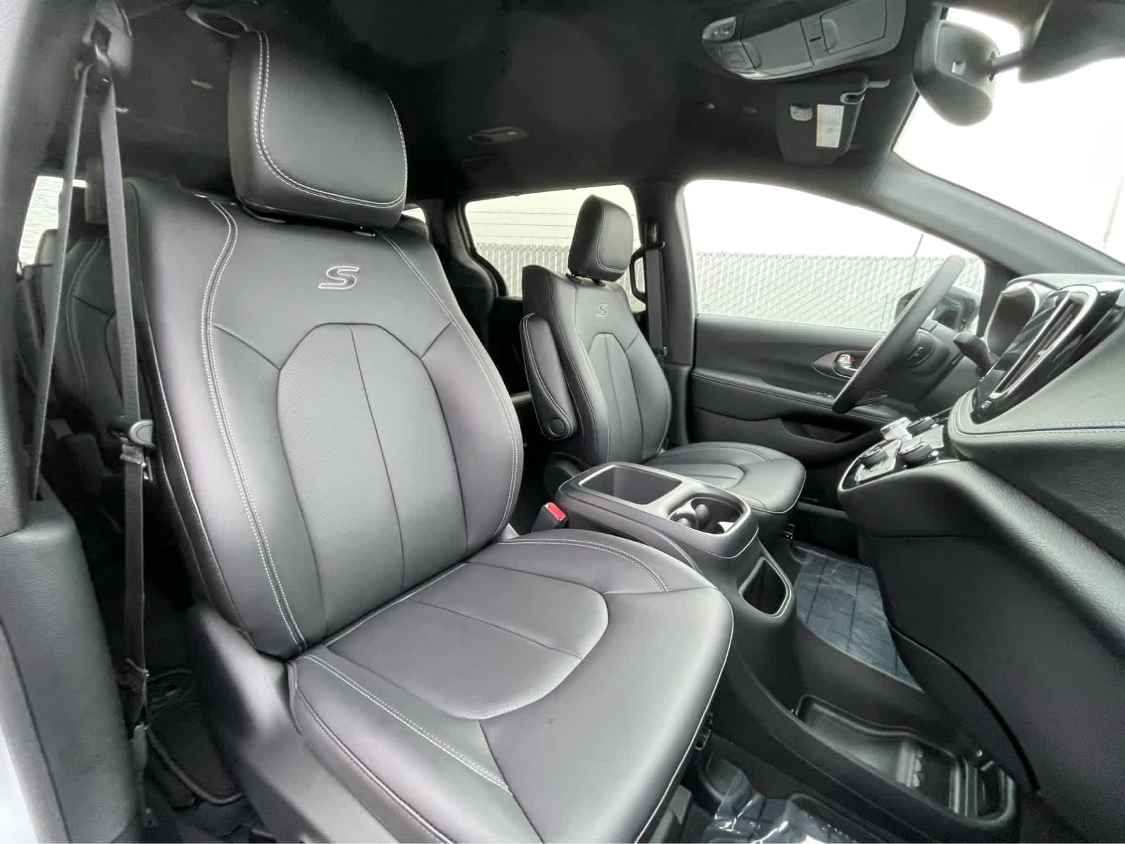 Thumbnail: 2026 Chrysler Pacifica - 29