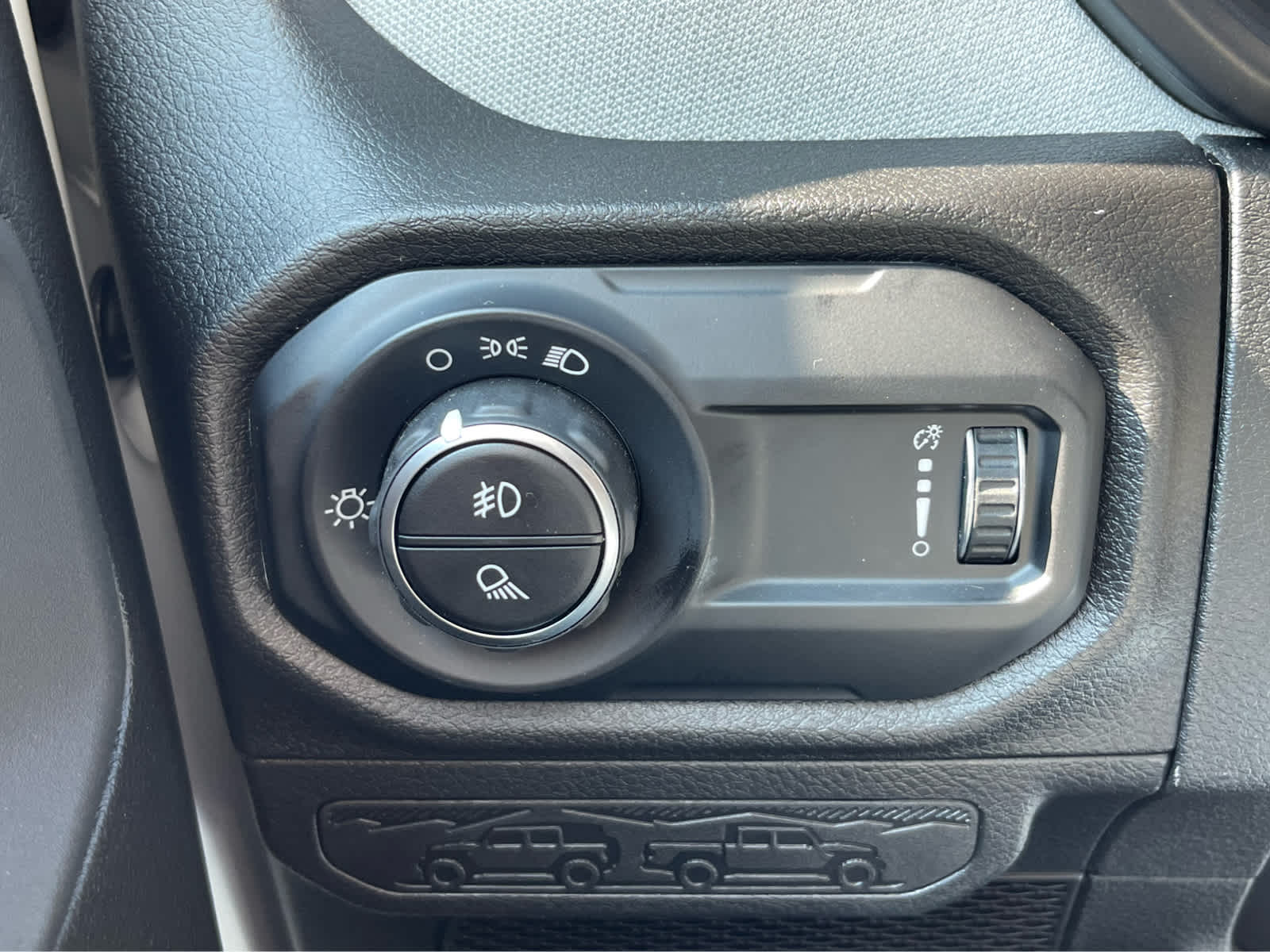 Thumbnail: 2025 Jeep Gladiator - 18