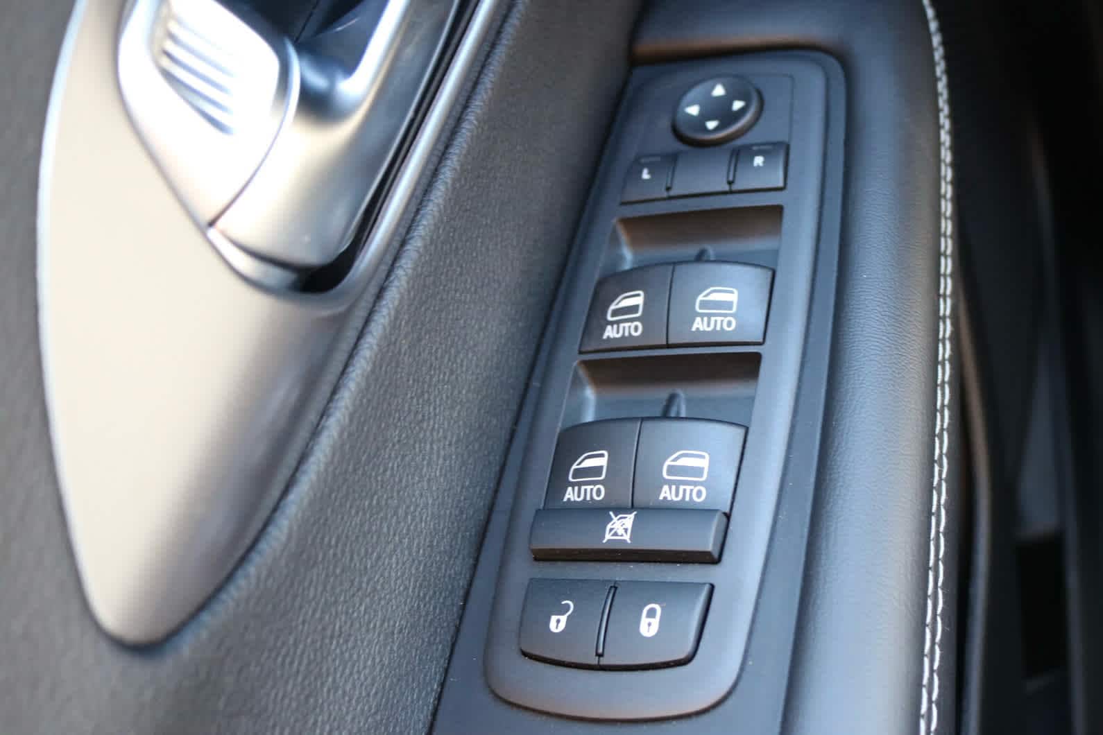 Thumbnail: 2026 Chrysler Voyager - 17