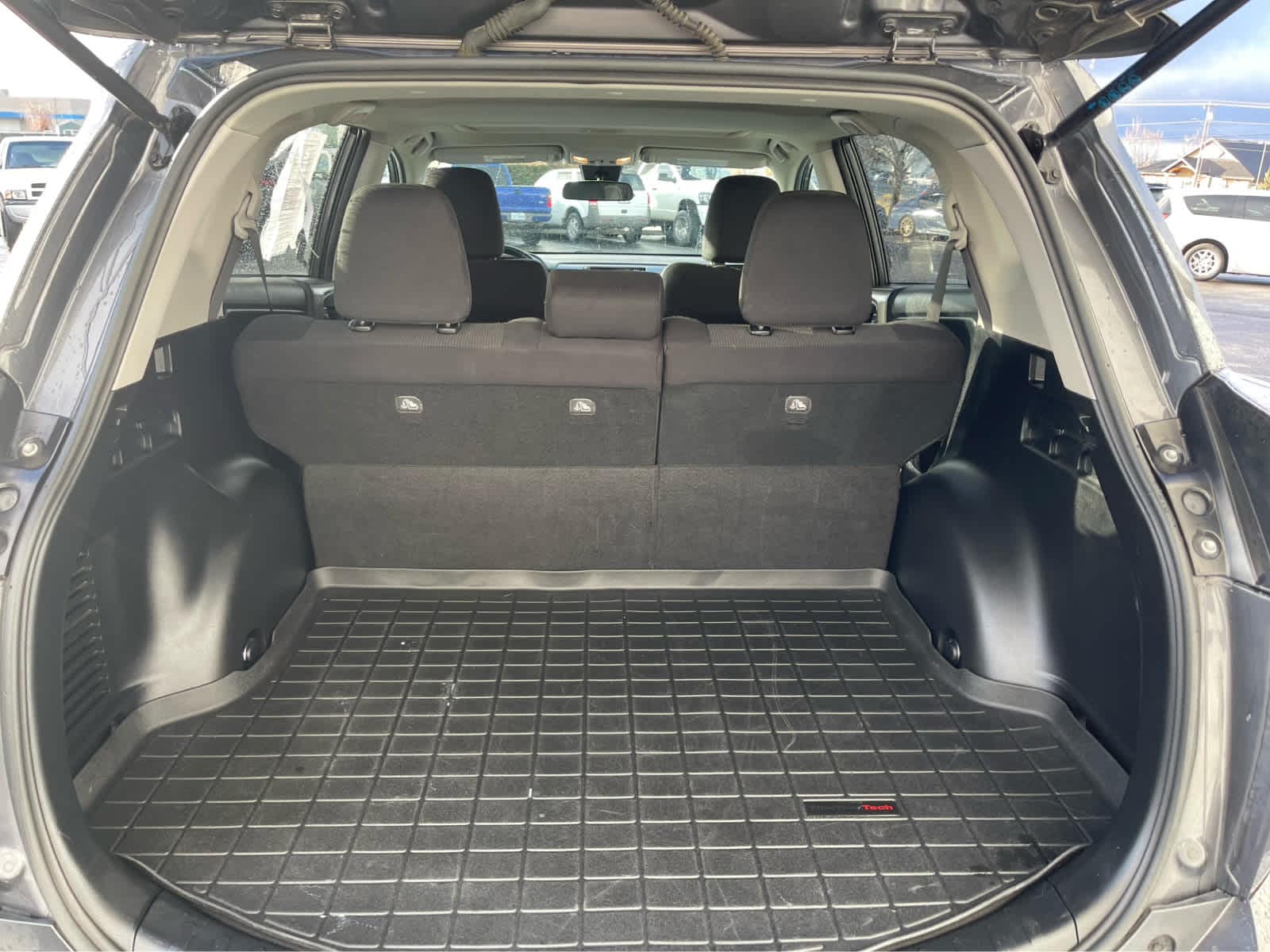 Thumbnail: 2018 Toyota RAV4 - 10