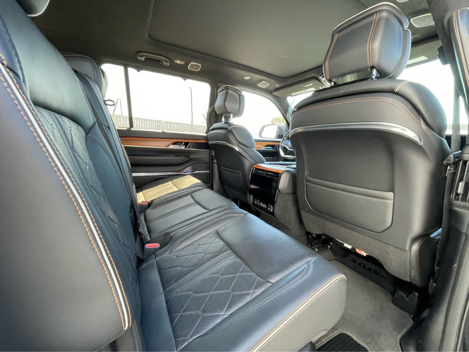 Thumbnail: 2022 Jeep Grand Wagoneer - 26