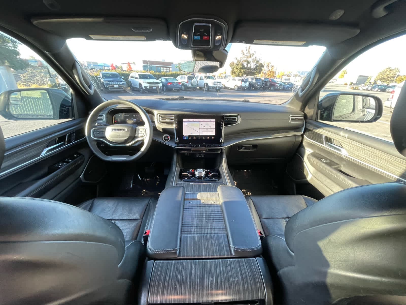 Thumbnail: 2023 Jeep Wagoneer - 12