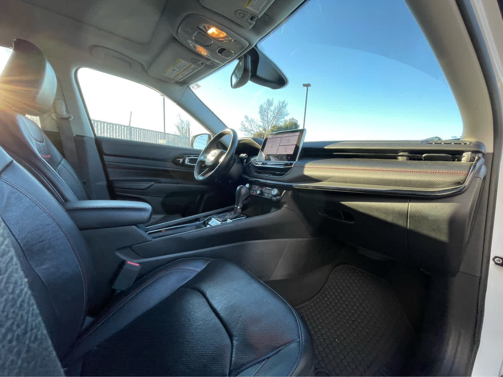 Thumbnail: 2022 Jeep Compass - 28