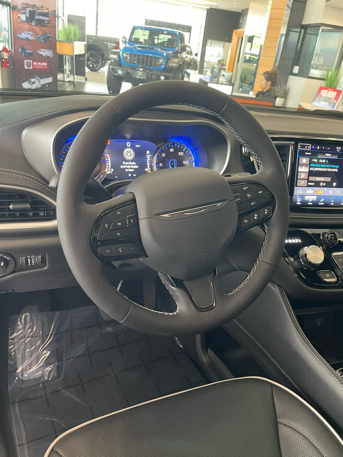 Thumbnail: 2027 Chrysler Pacifica - 18