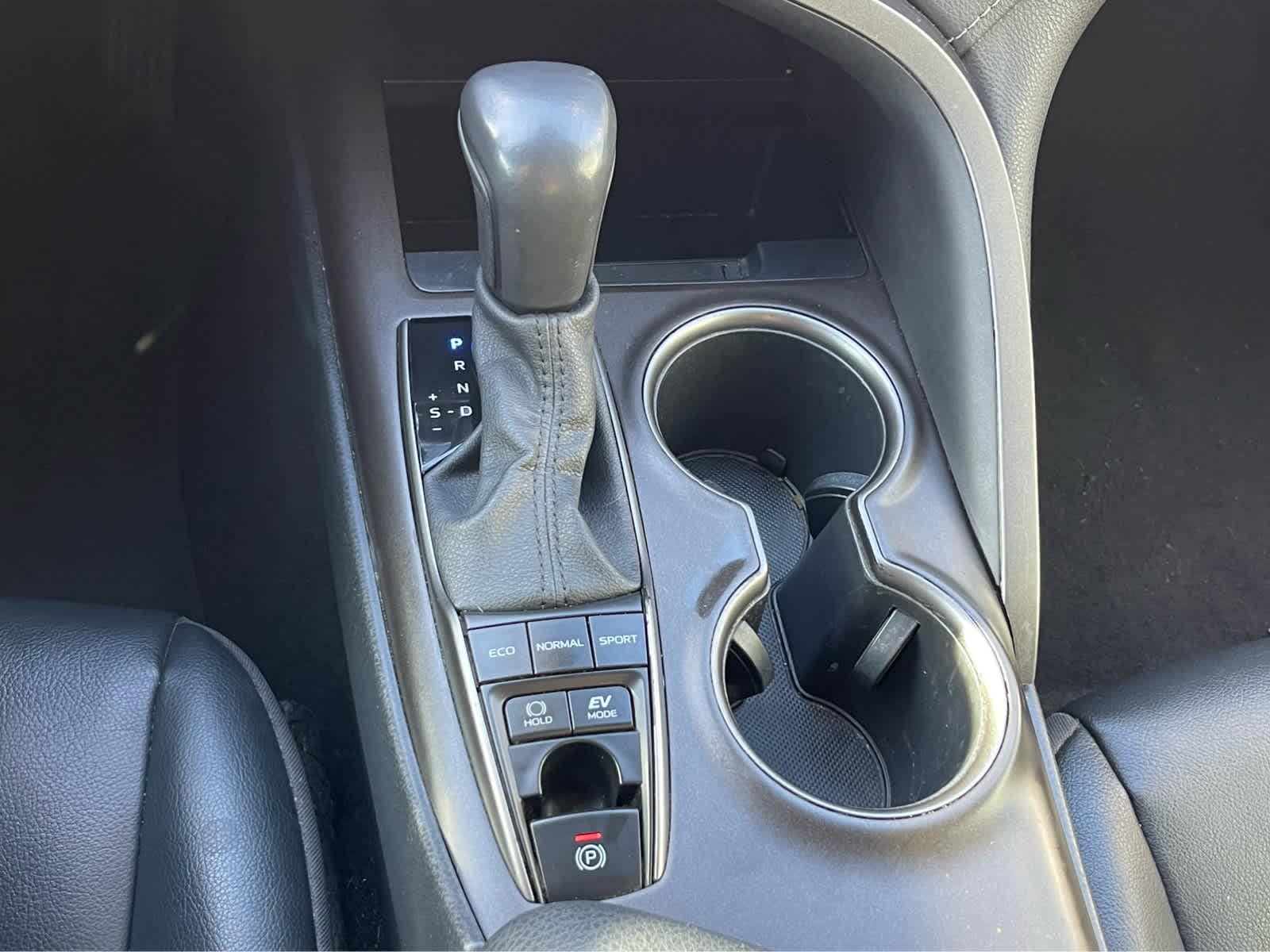 Thumbnail: 2021 Toyota Camry - 16