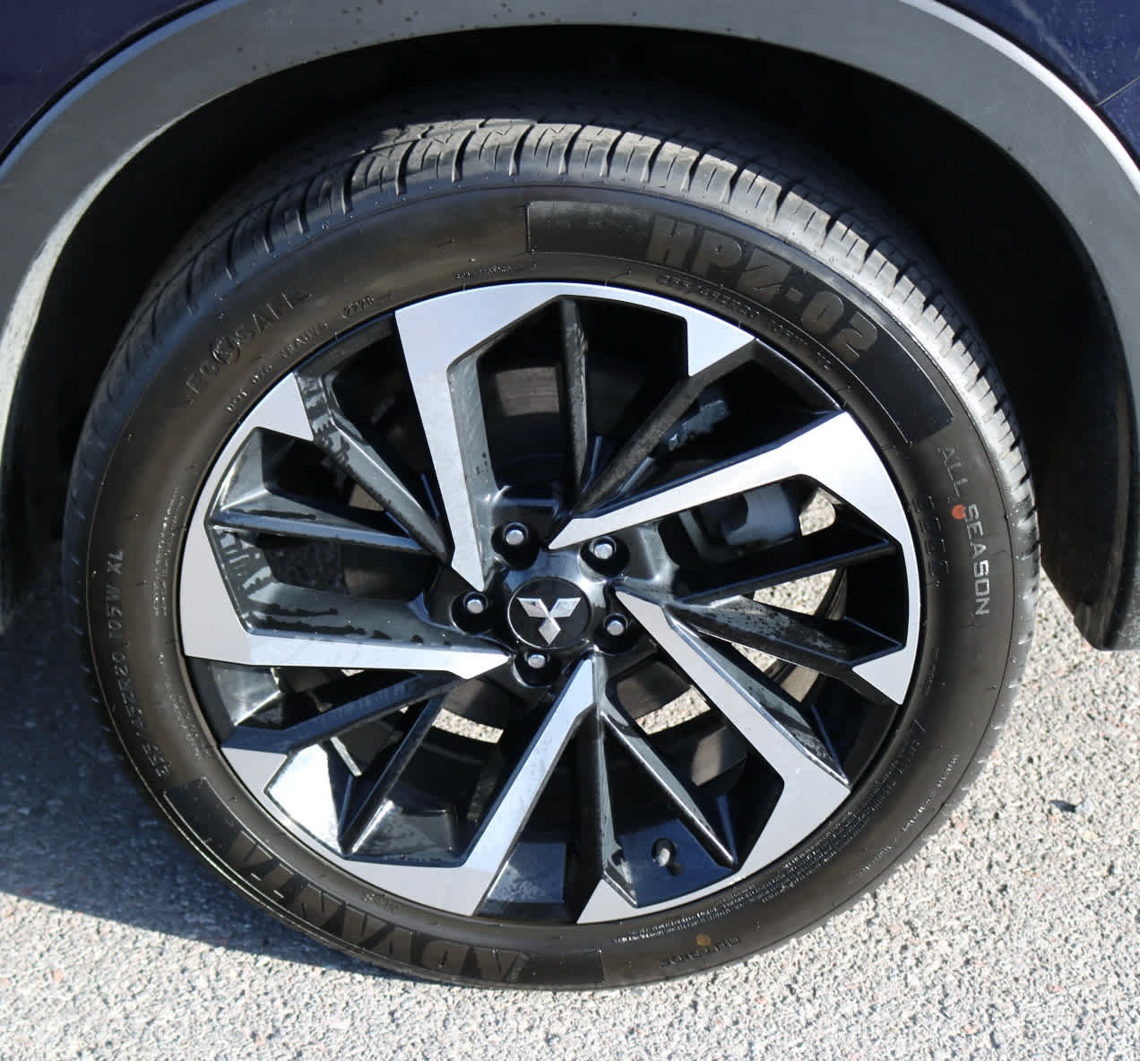 Thumbnail: 2024 Mitsubishi Outlander - 12