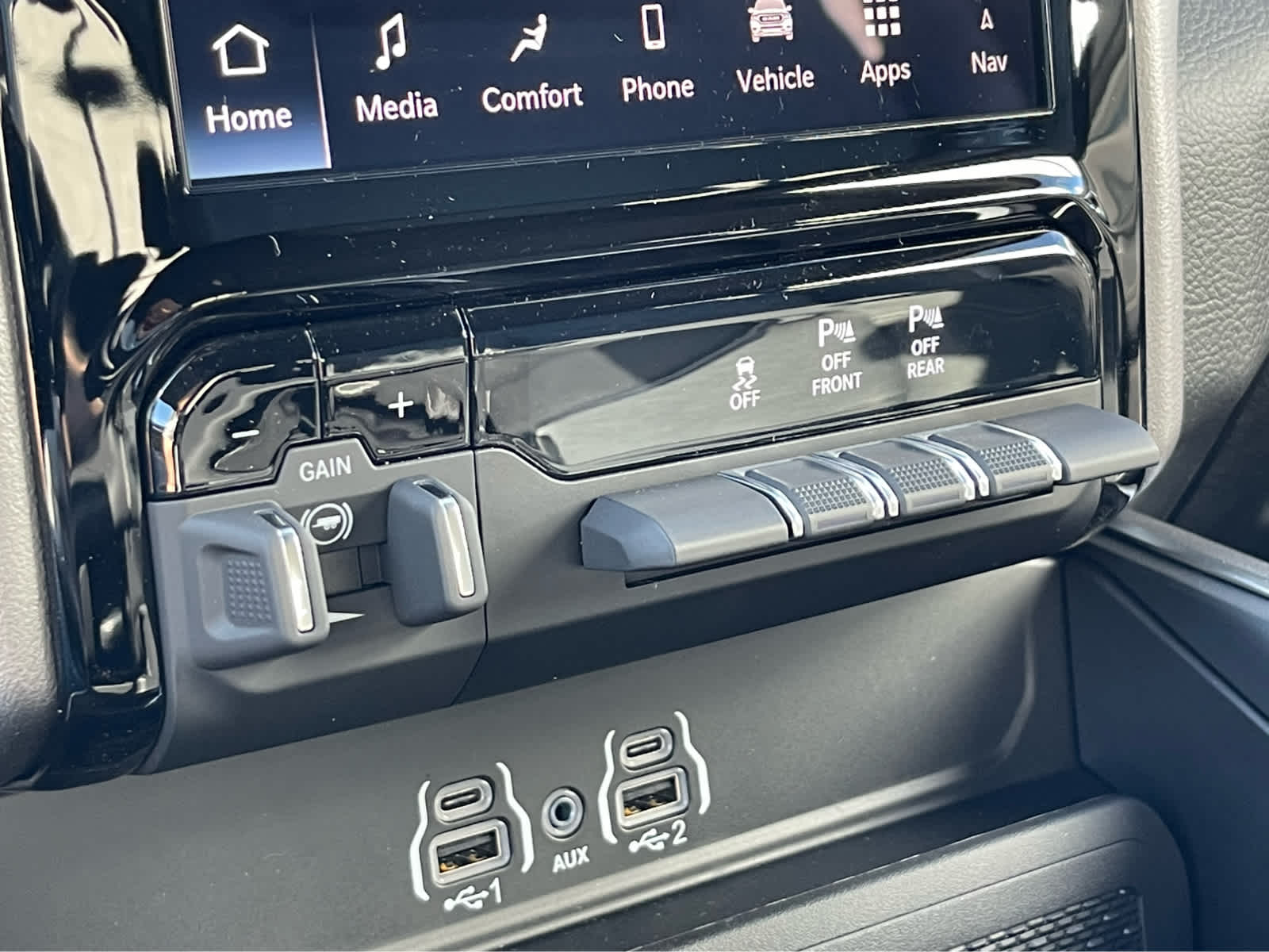 Thumbnail: 2026 RAM 1500 - 17