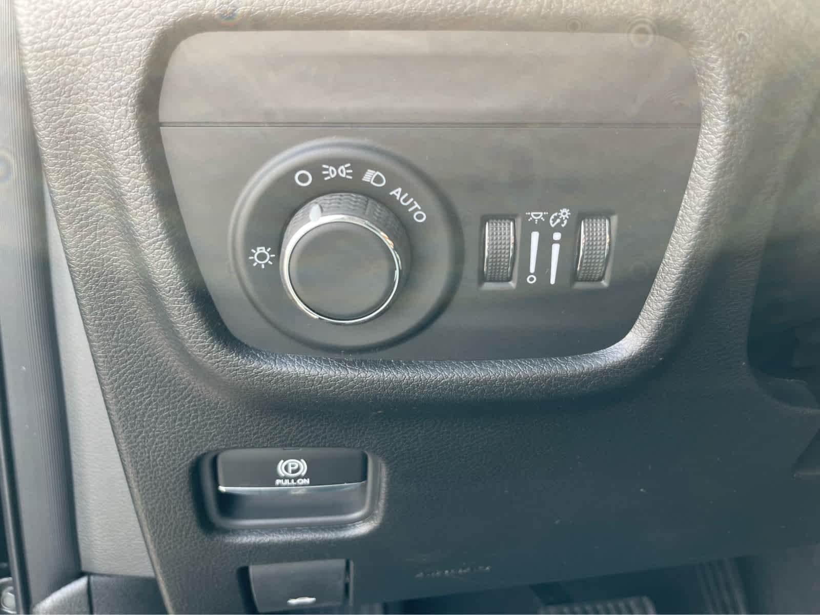 Thumbnail: 2025 Jeep Grand Cherokee - 18