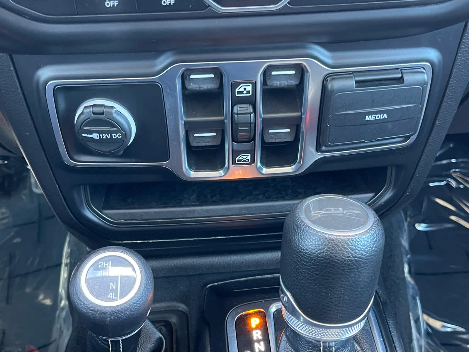 2023 Jeep Gladiator Overland - Photo 19