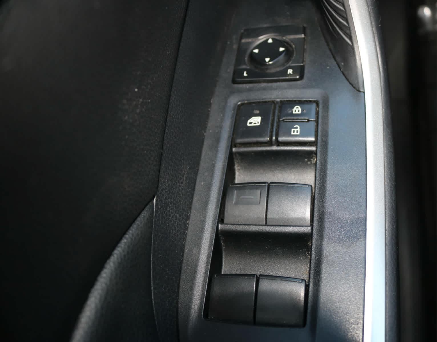 Thumbnail: 2021 Toyota RAV4 - 18