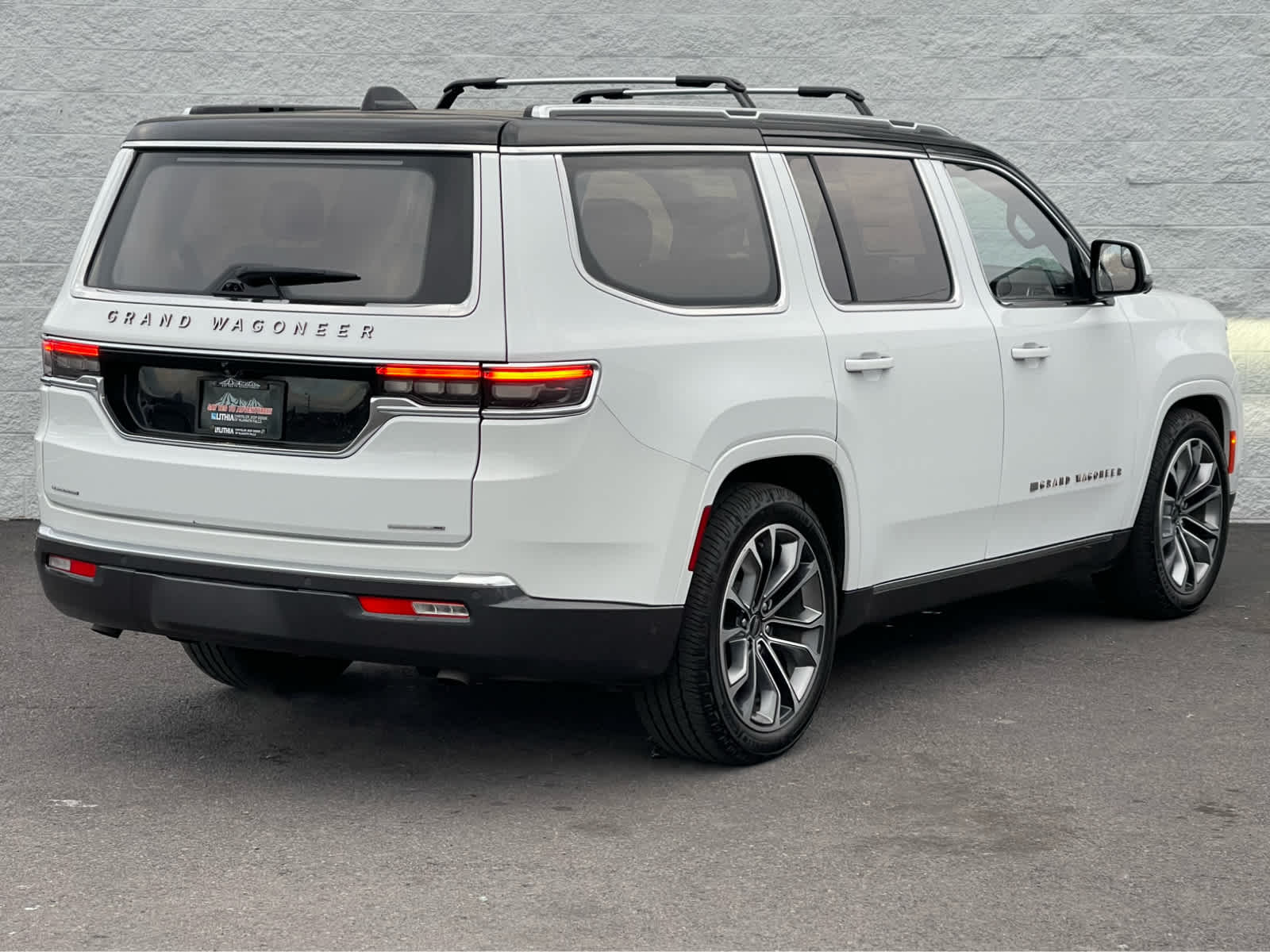 Thumbnail: 2022 Jeep Grand Wagoneer - 7