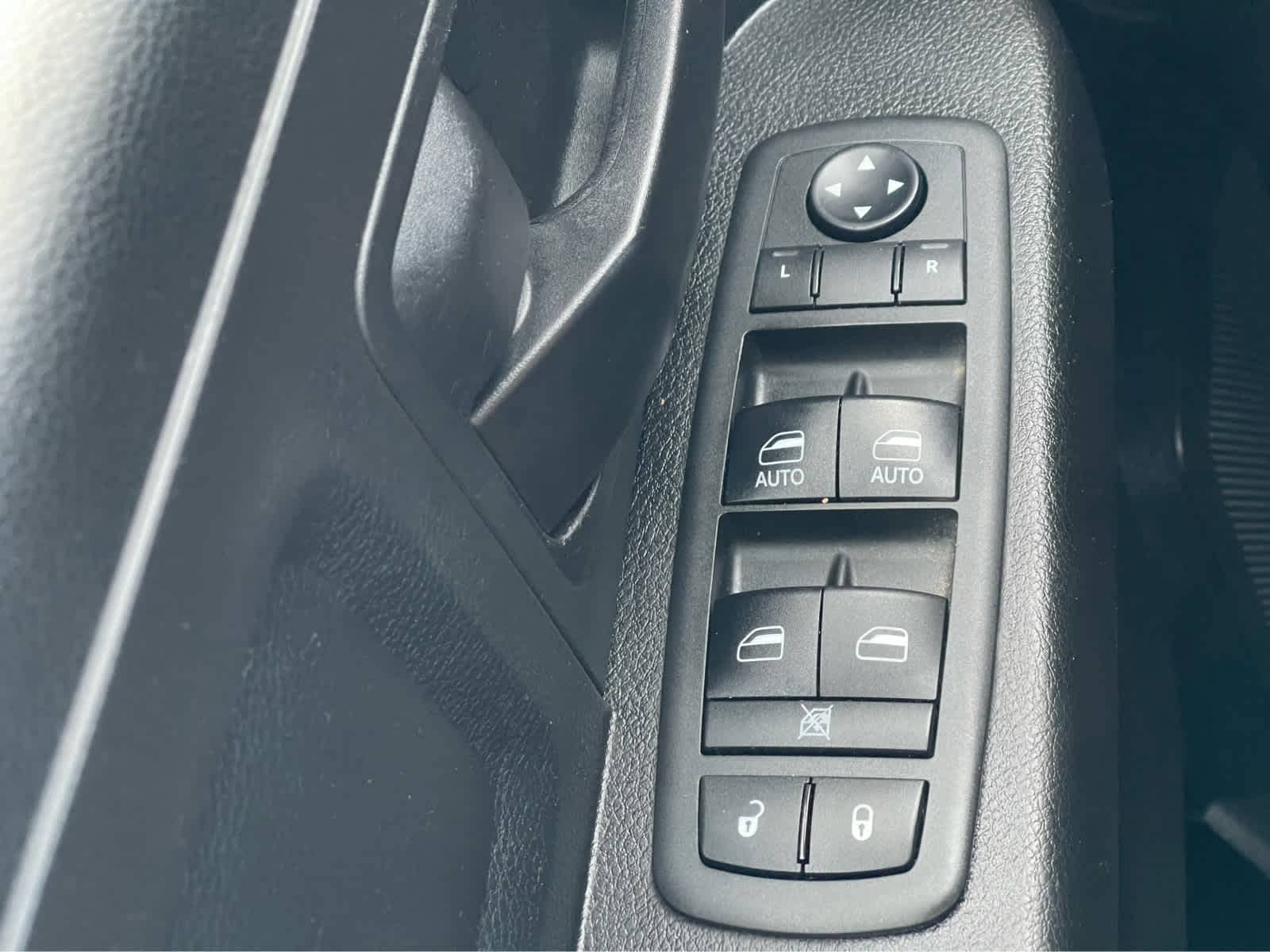 Thumbnail: 2019 RAM 1500 Classic - 18