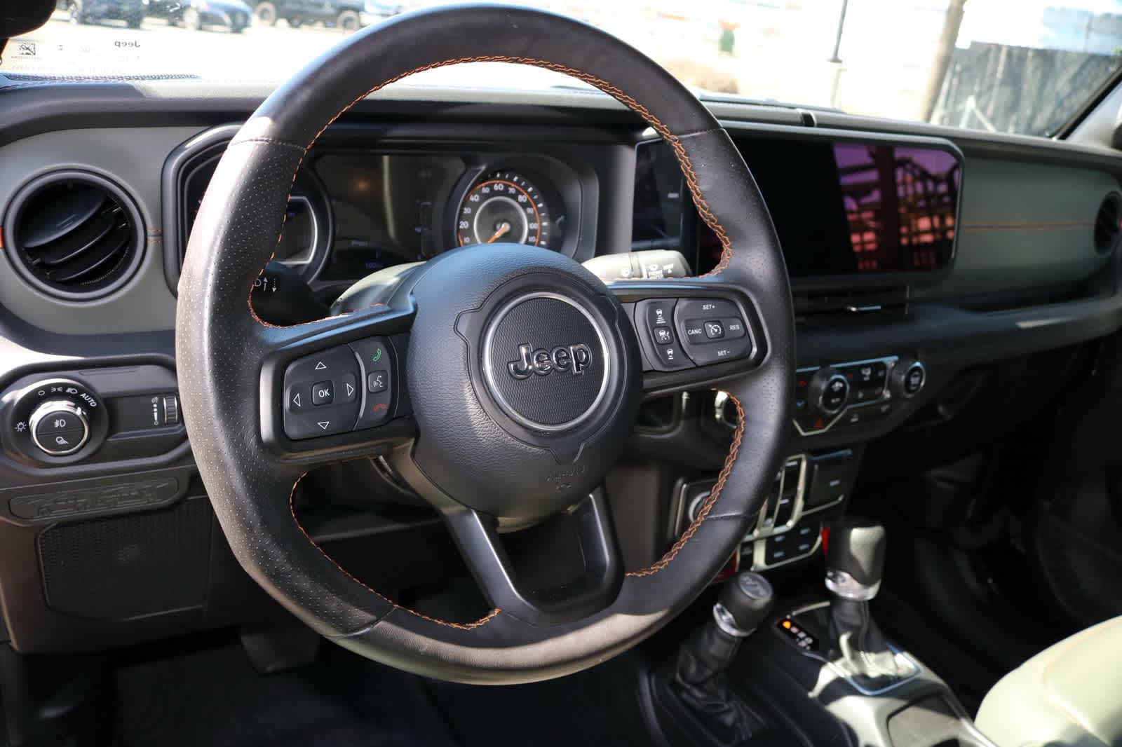 Thumbnail: 2024 Jeep Gladiator - 22