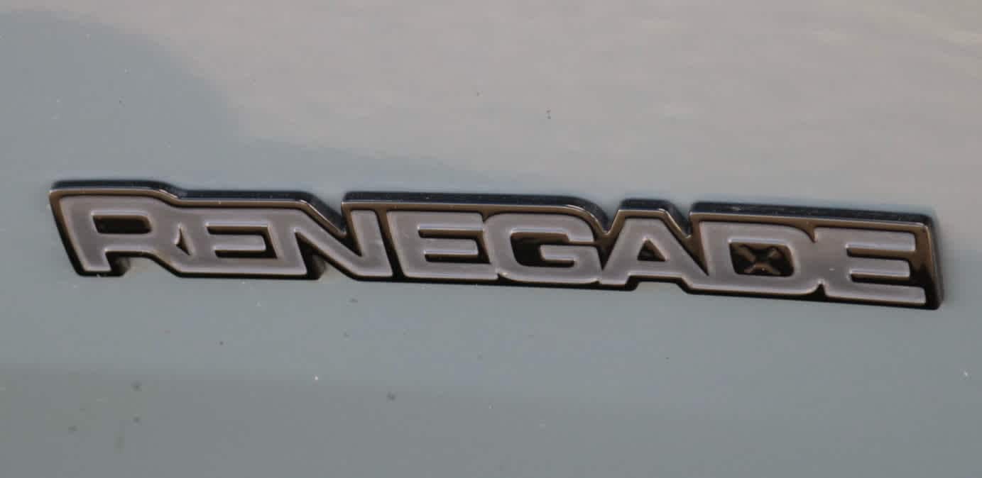Thumbnail: 2018 Jeep Renegade - 8