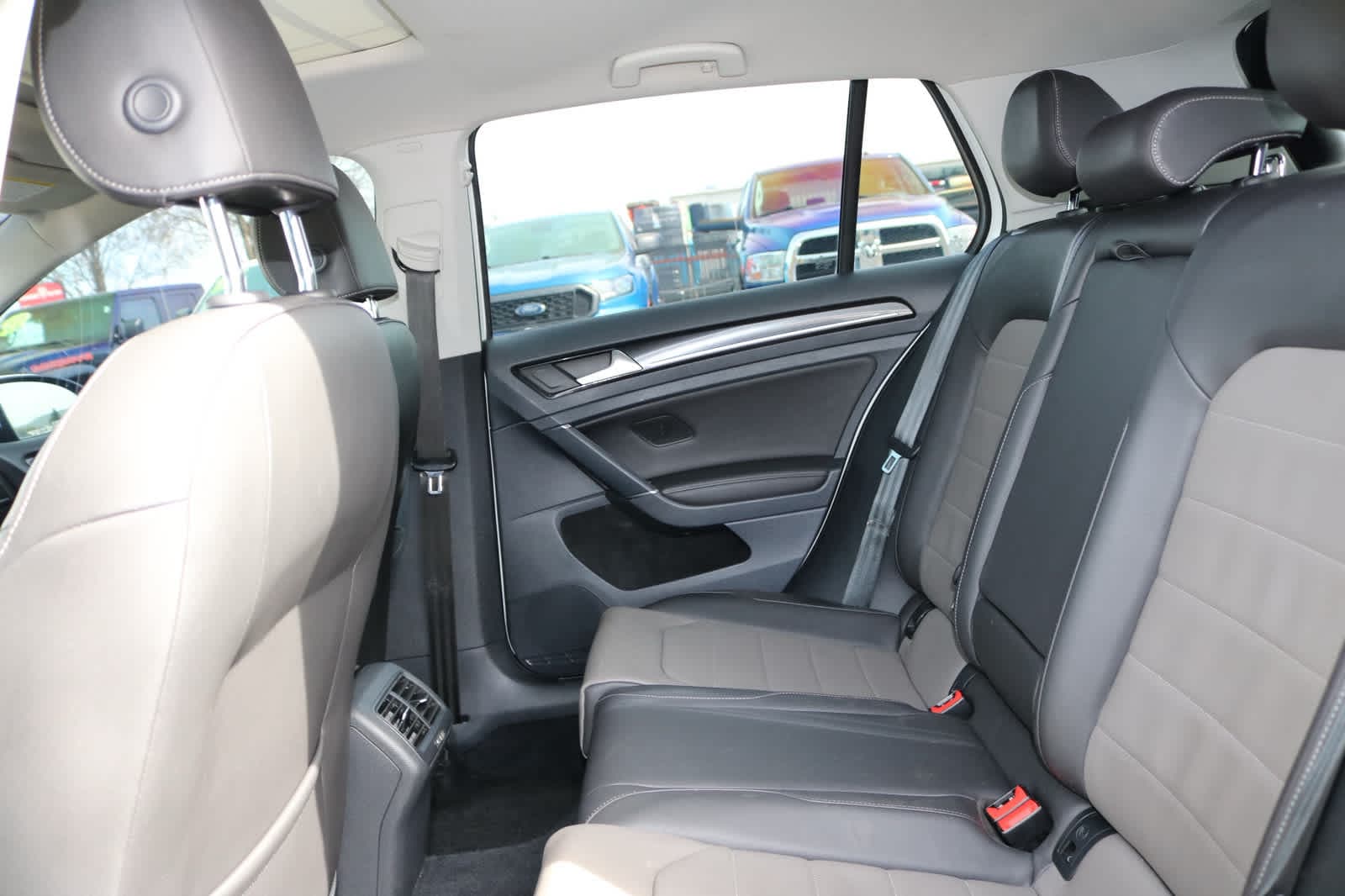 Thumbnail: 2015 Volkswagen Golf - 26