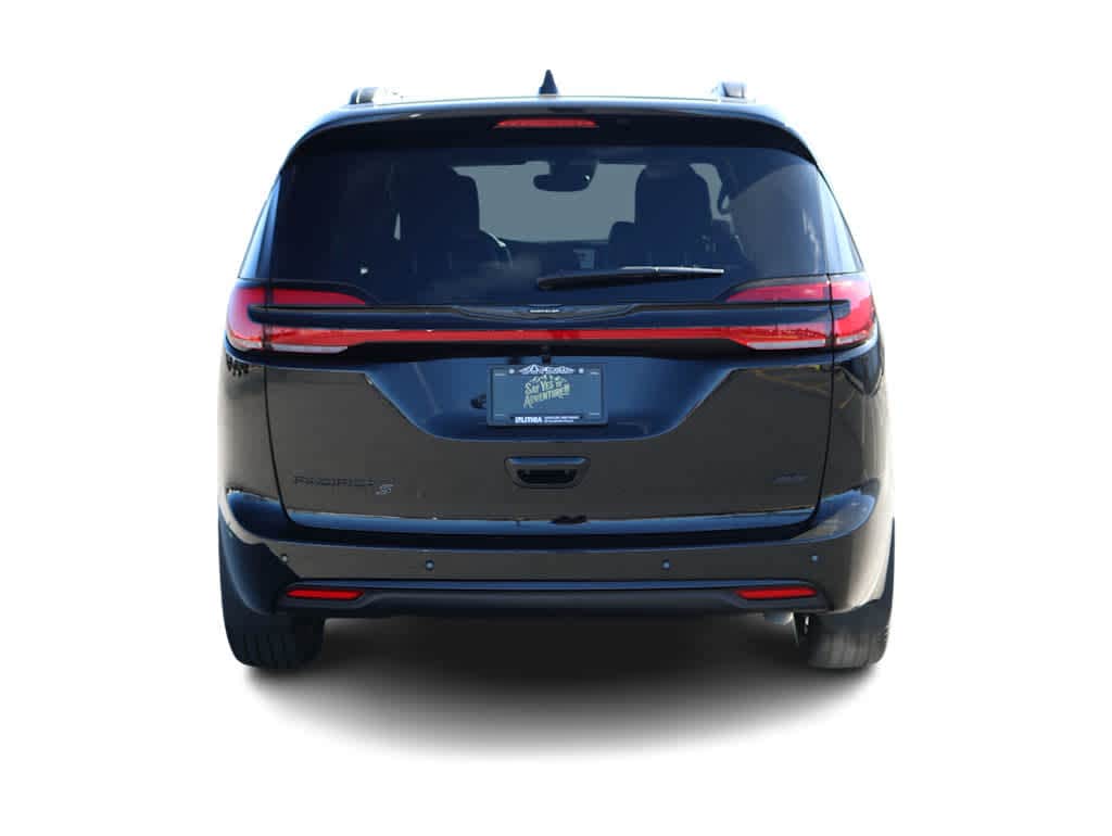 Thumbnail: 2026 Chrysler Pacifica - 5