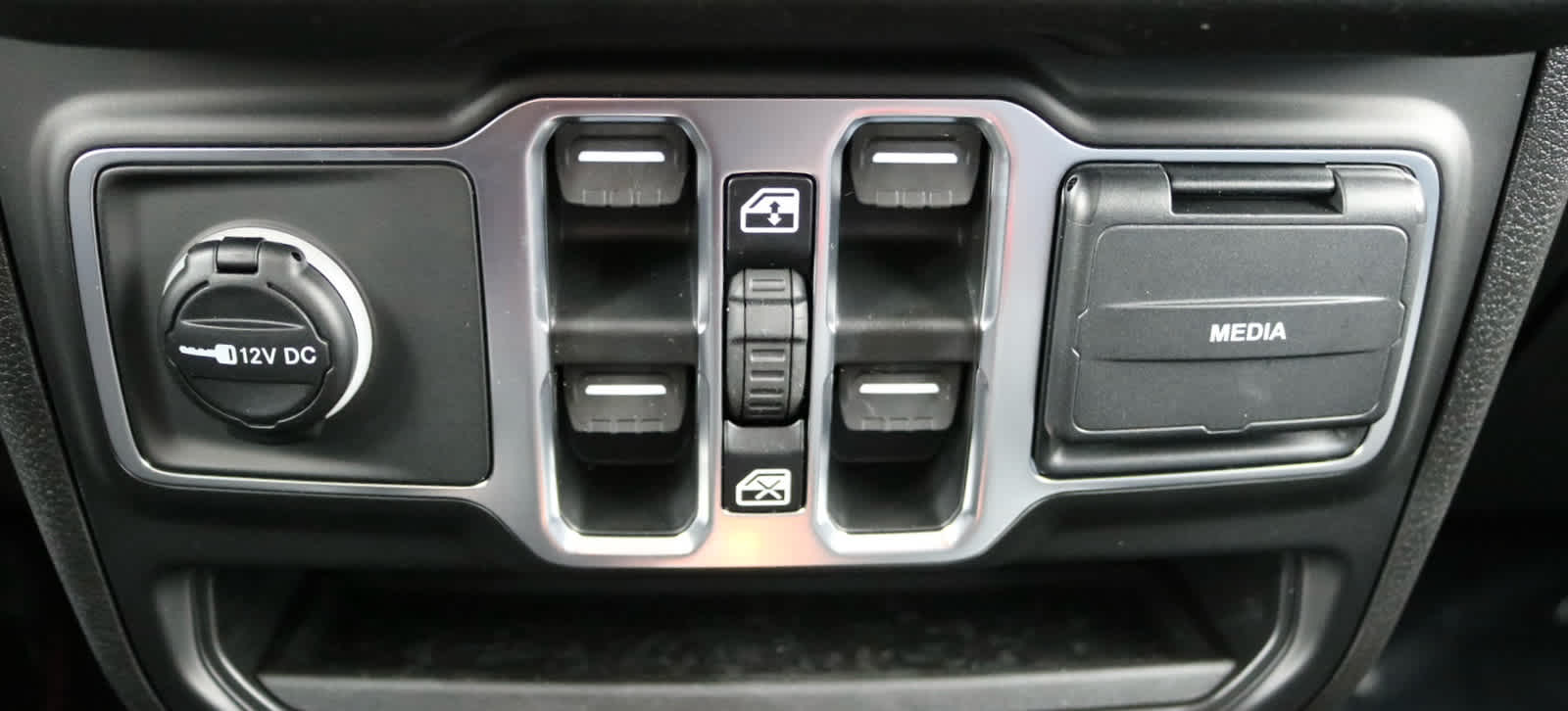 Thumbnail: 2026 Jeep Wrangler - 17