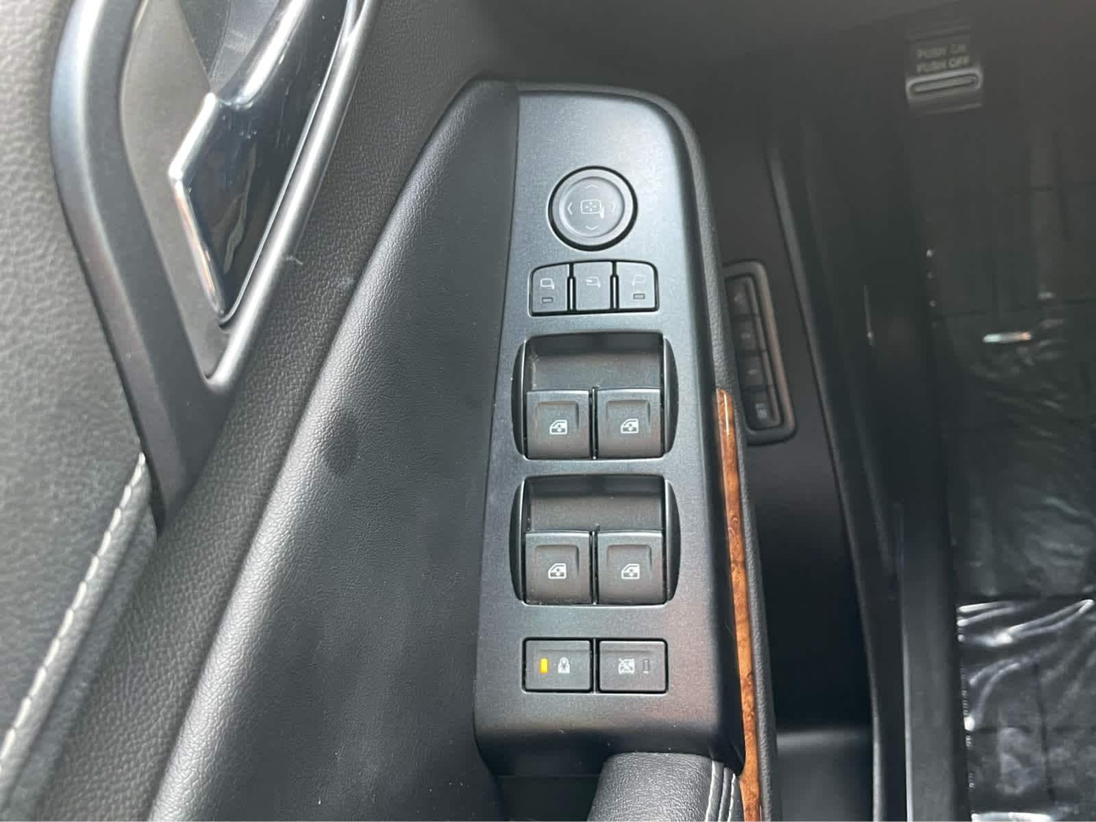 Thumbnail: 2015 Chevrolet Tahoe - 18