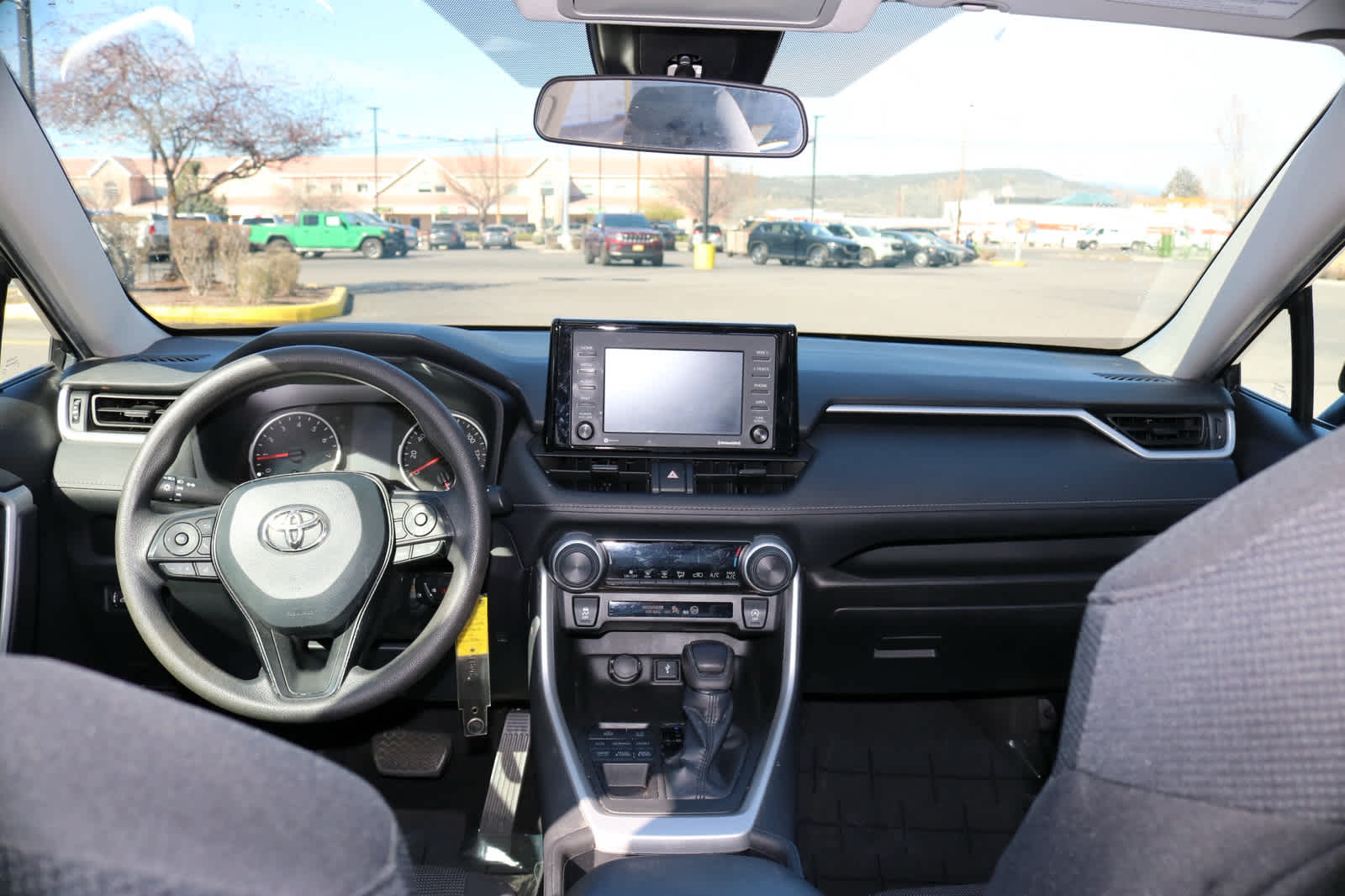 Thumbnail: 2021 Toyota RAV4 - 12