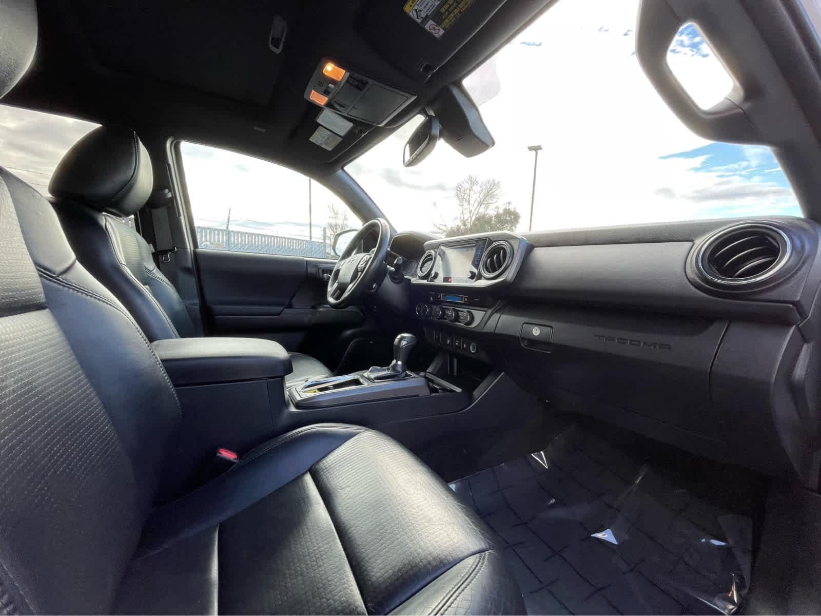 Thumbnail: 2019 Toyota Tacoma - 28