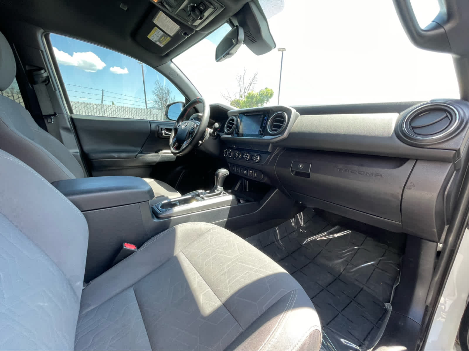 Thumbnail: 2019 Toyota Tacoma - 28