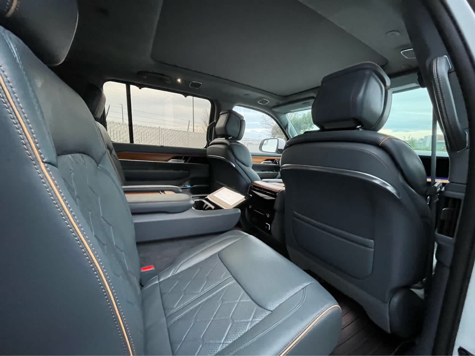 Thumbnail: 2022 Jeep Grand Wagoneer - 26